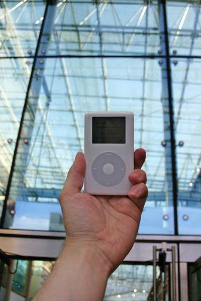iPod in Apple store!